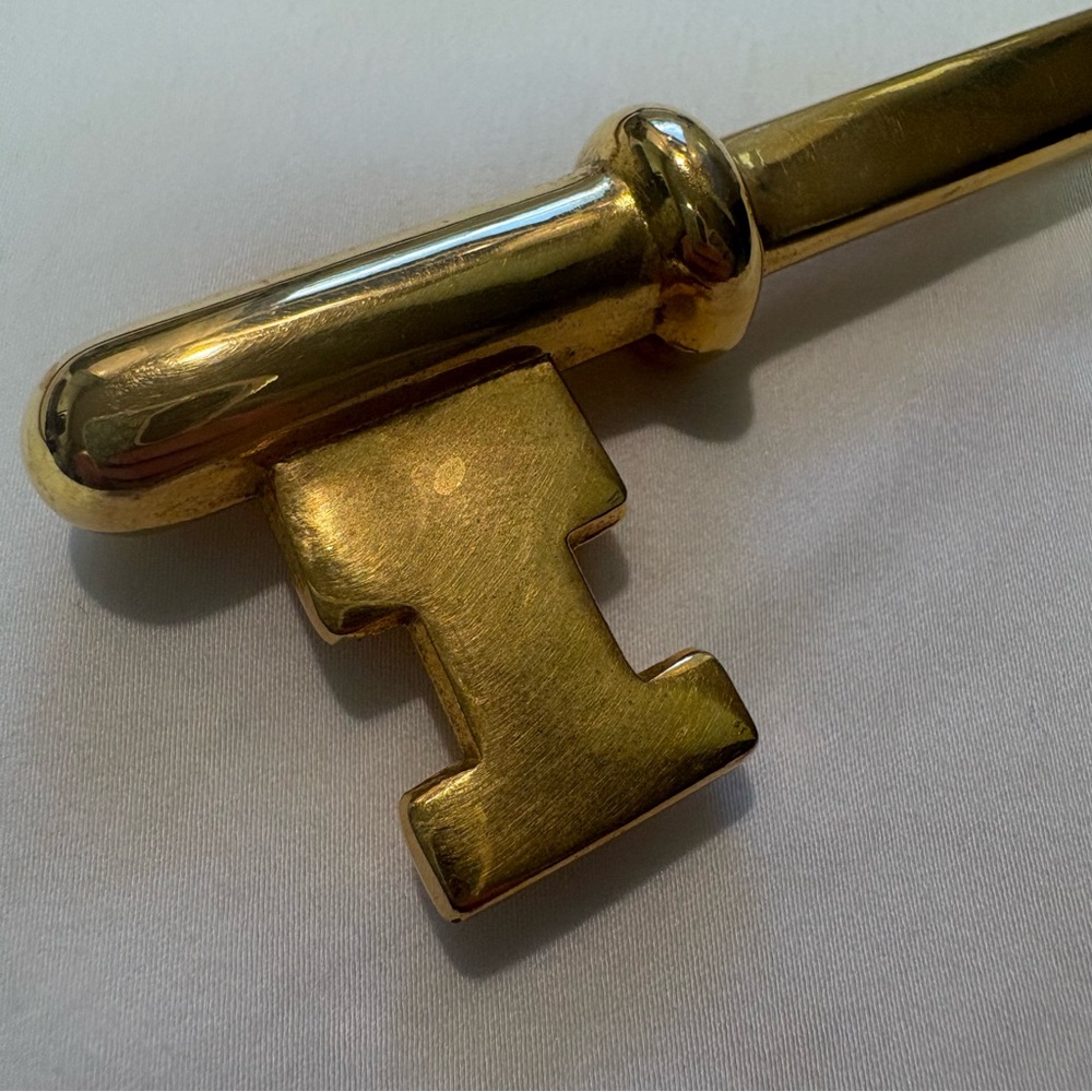 Shiny Brass Skeleton Key Paperweight – Ralph Lauren Style - Picture 2 of 5